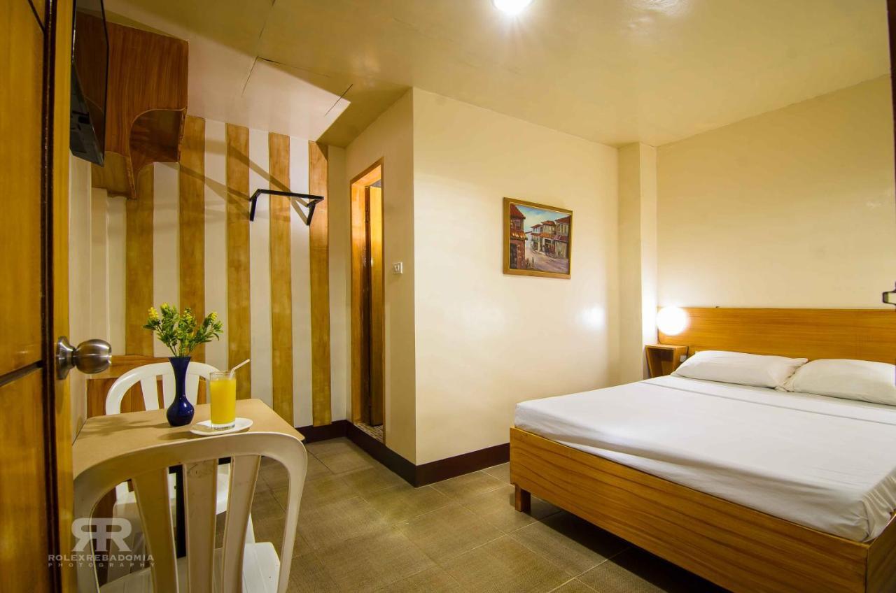Diamond Hotel And Resto Catarman  Exterior photo