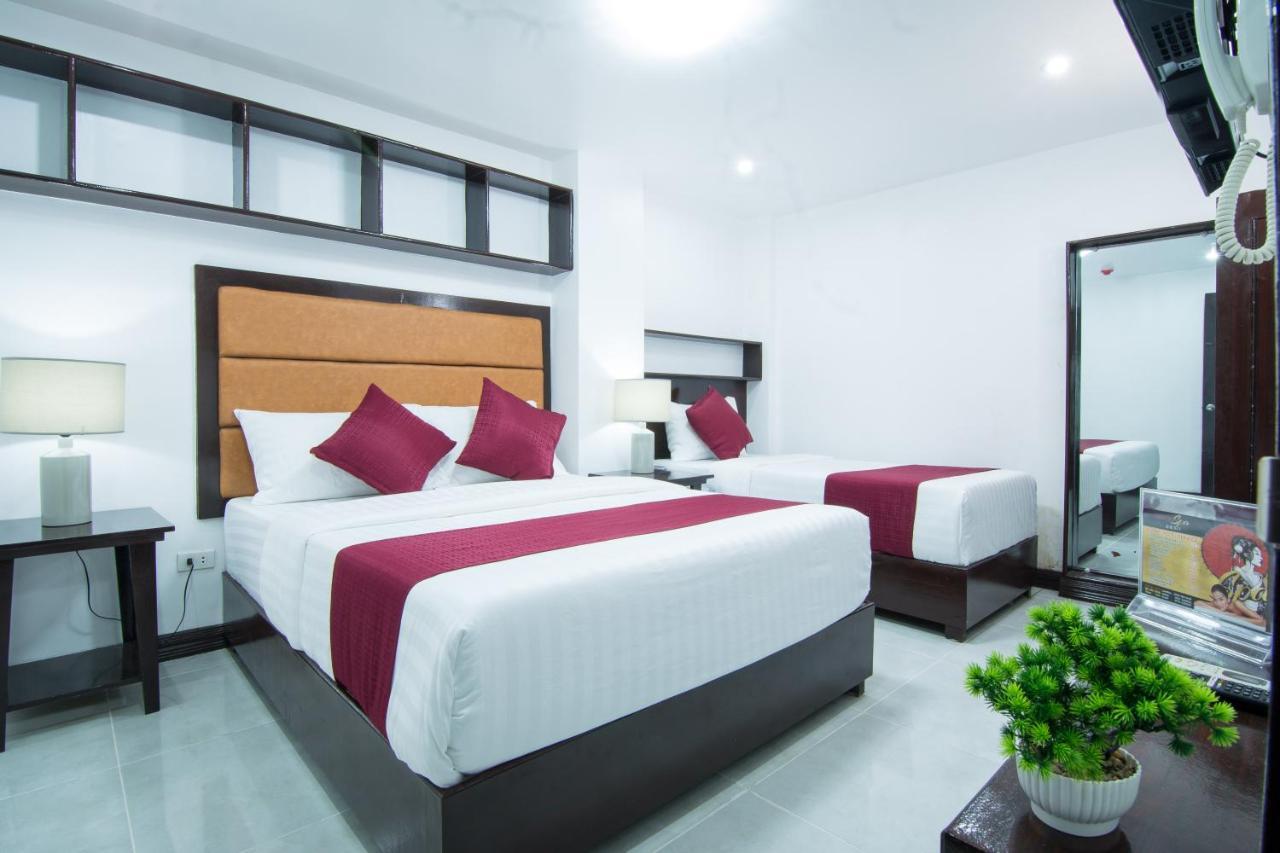 Diamond Hotel And Resto Catarman  Exterior photo